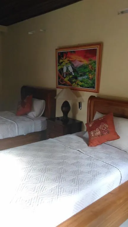 Shindu Home Stay Ubud Pensión